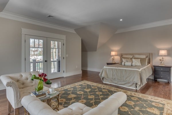21 Bellevue Ave