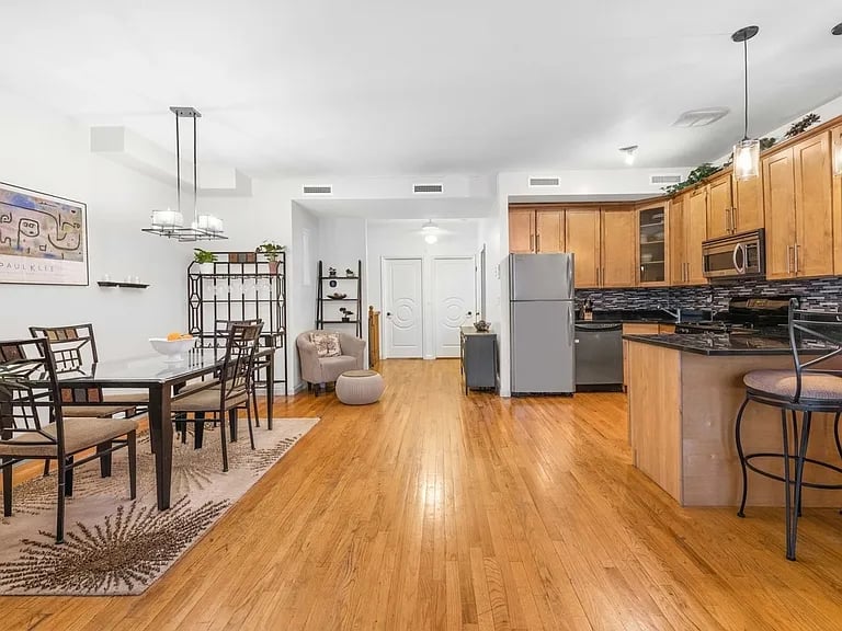 965 Kent Avenue, Unit B1