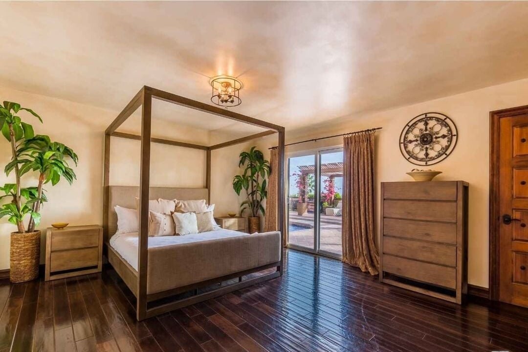 Celestia Crest, Venus Dr, 90046