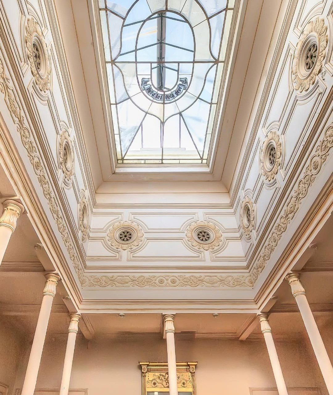 Quinta do Relógio: Historic 19th-Century Waterfront Palacete in Paço de Arcos, Oeiras