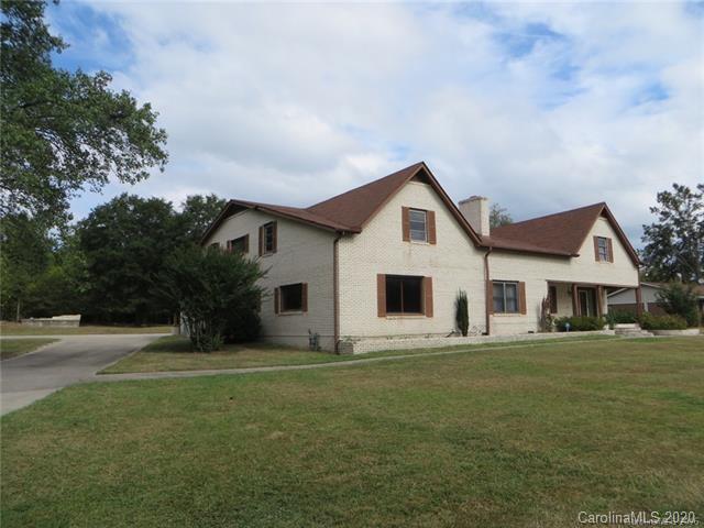 1607 N Main St