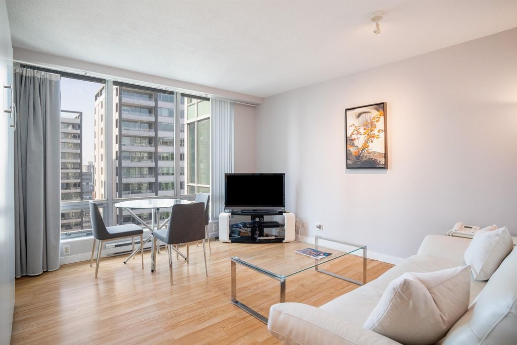 1288 W Georgia St, #2007
