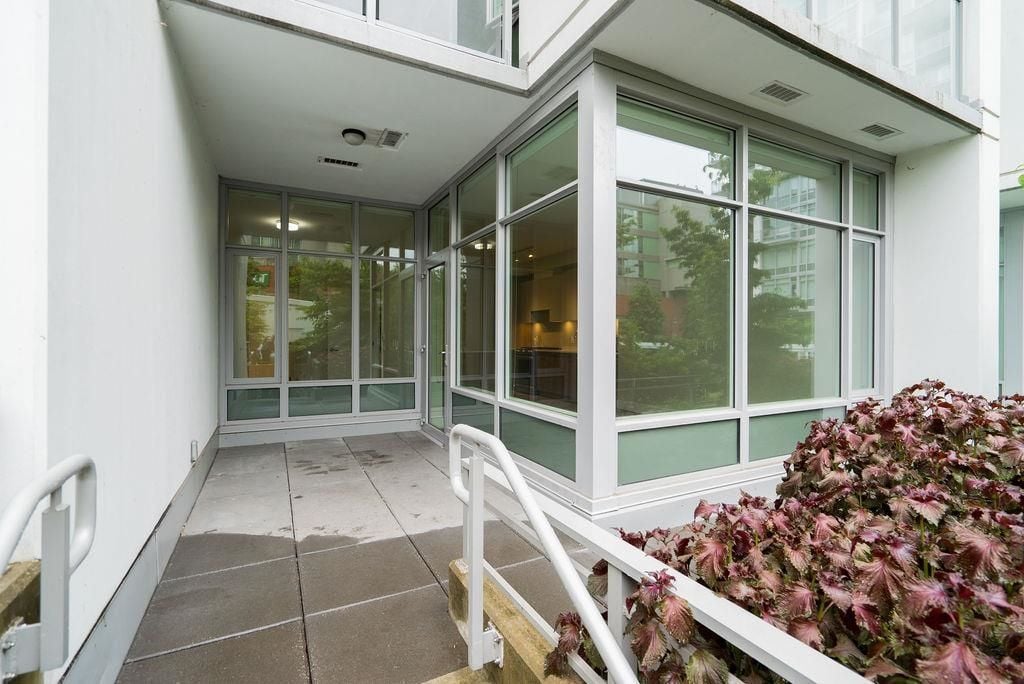 258 Nelson's Ct, #102