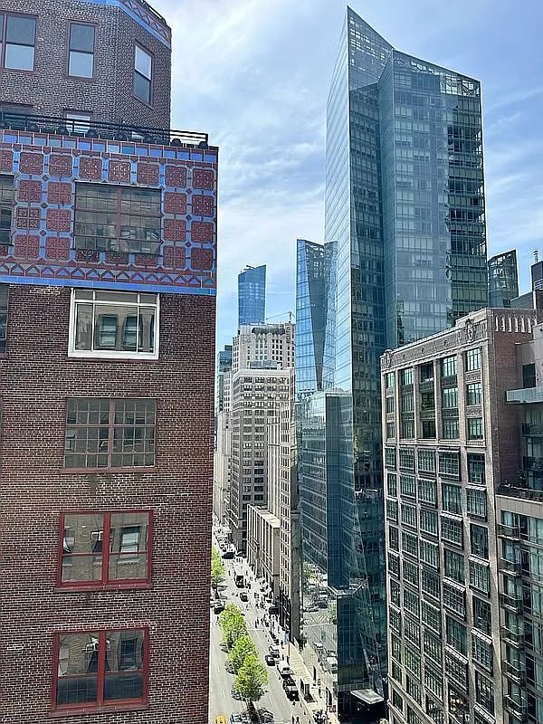 425 Park Ave S APT 16B