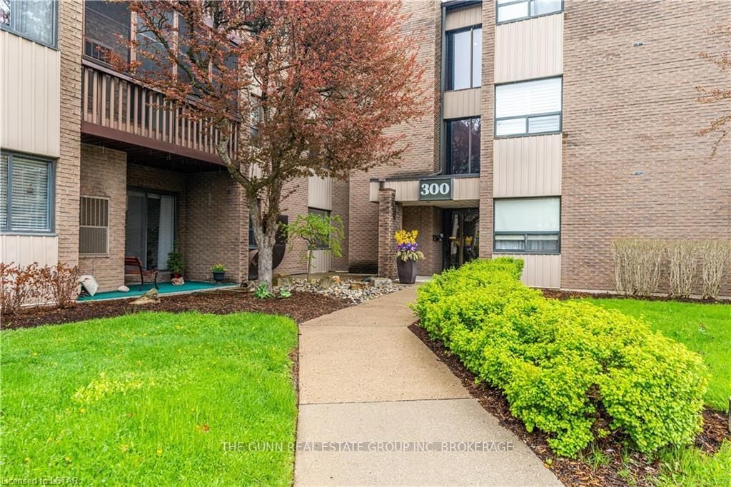 300 Everglade Cres 22