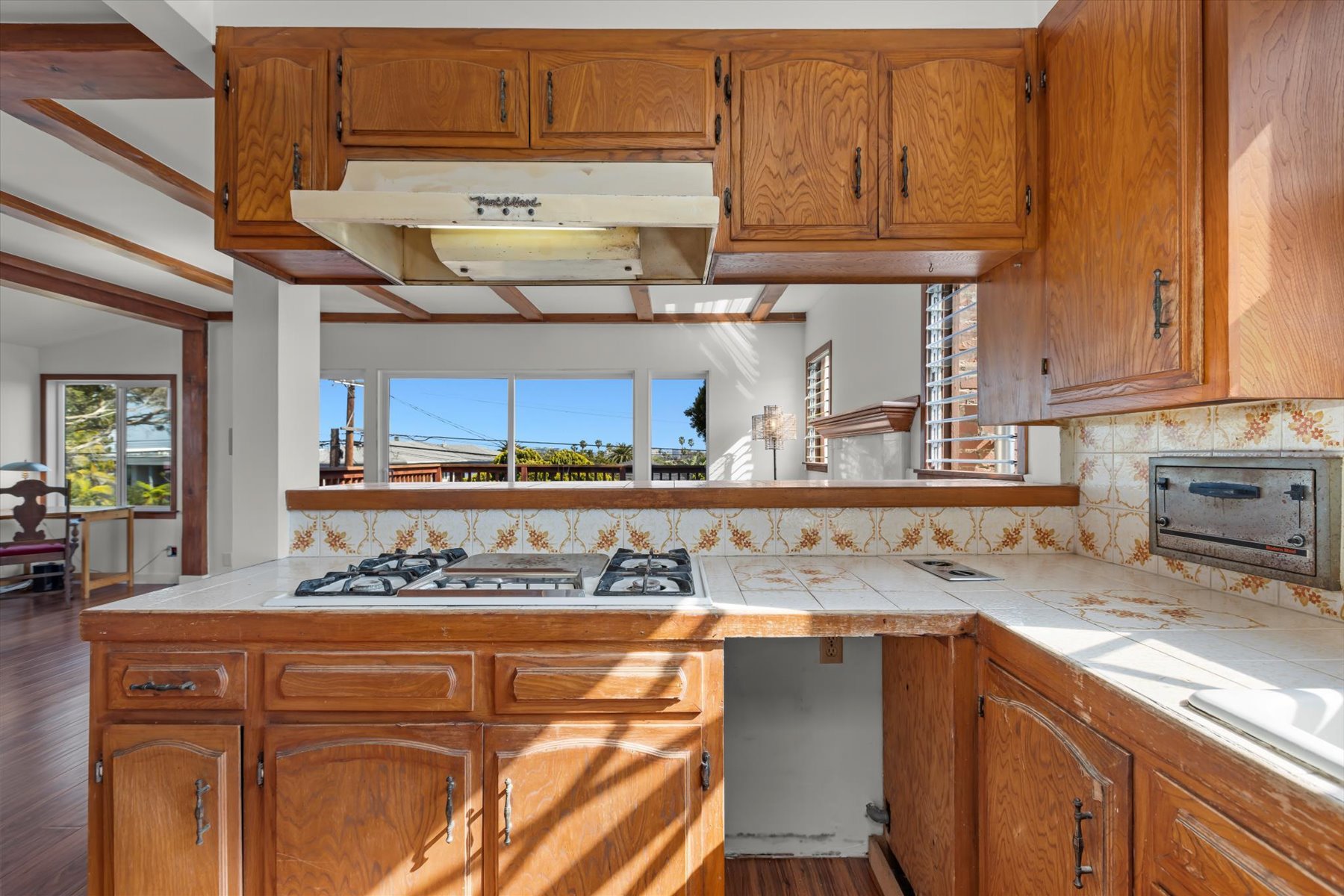 711 Pier Ave, Ocean Park