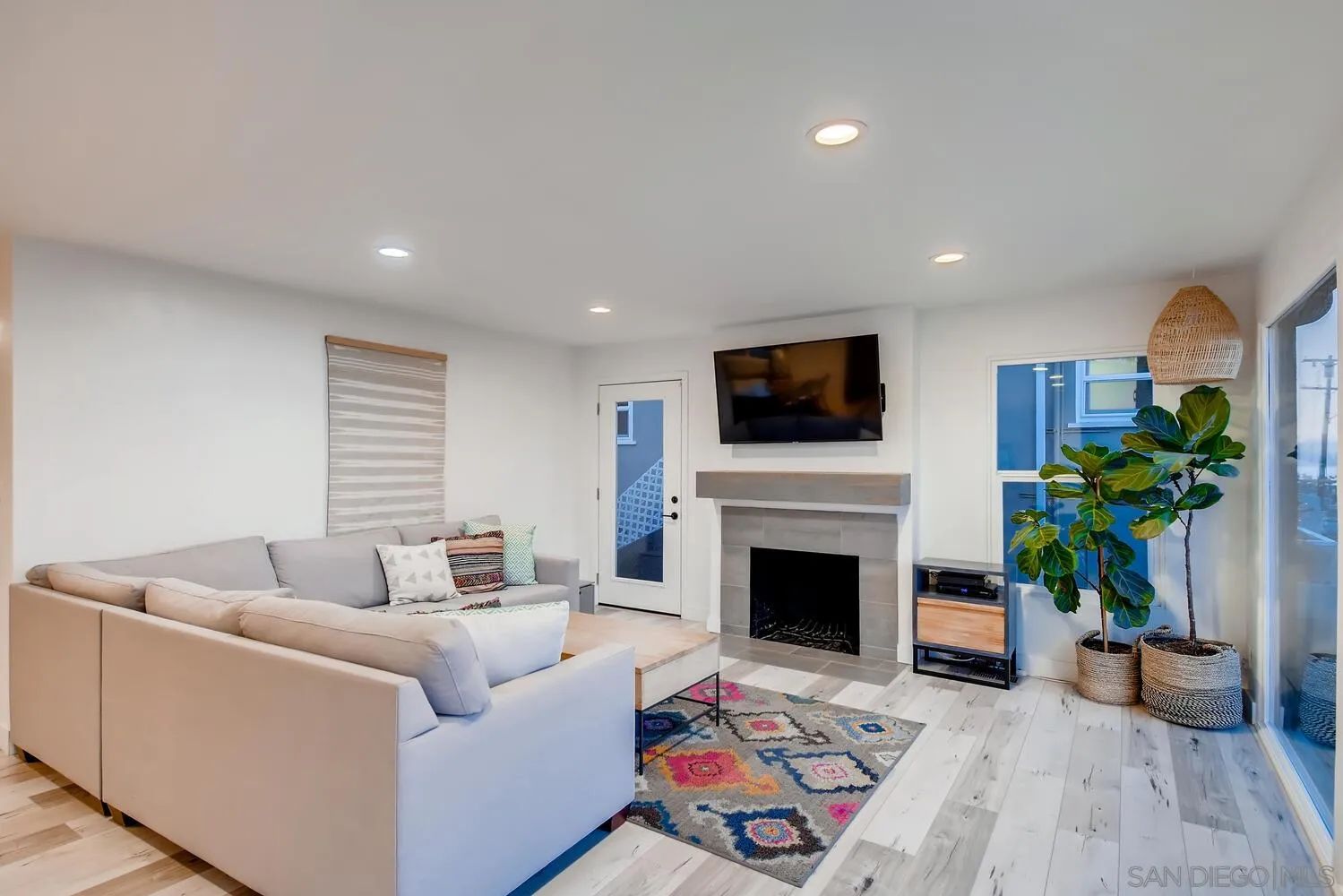 4415 Muir Ave