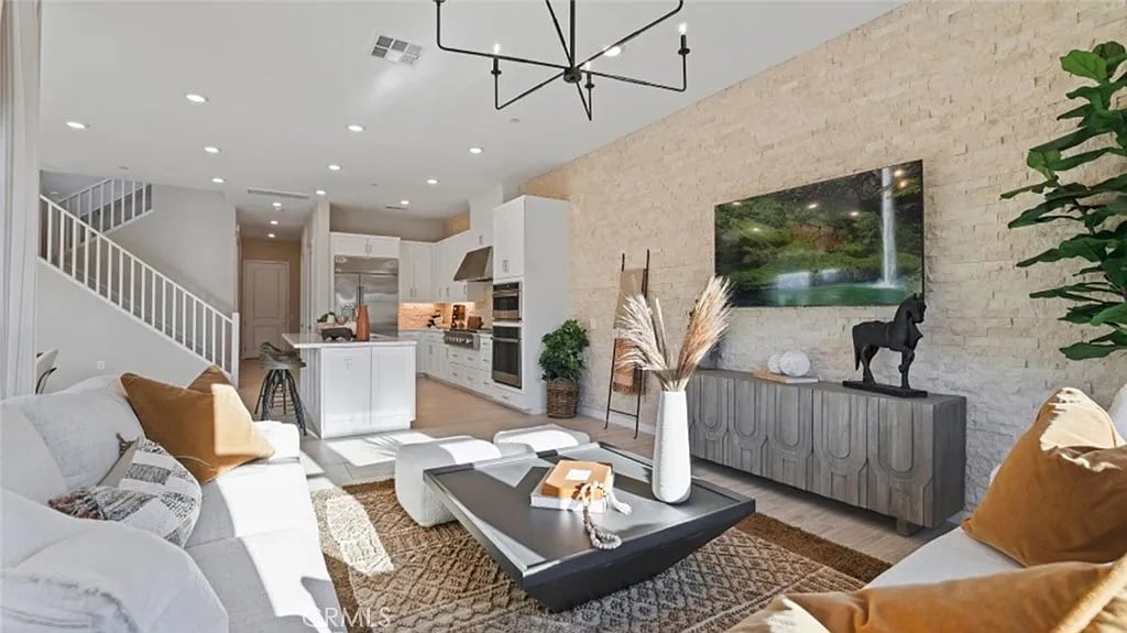 1245 Hollyleaf Terrace