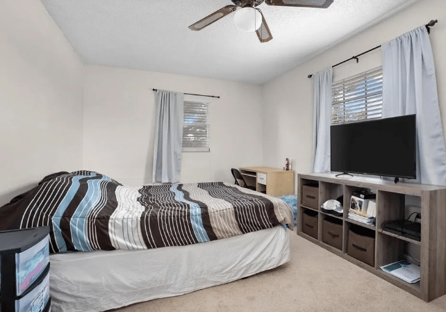 2233 North Normandy Blvd