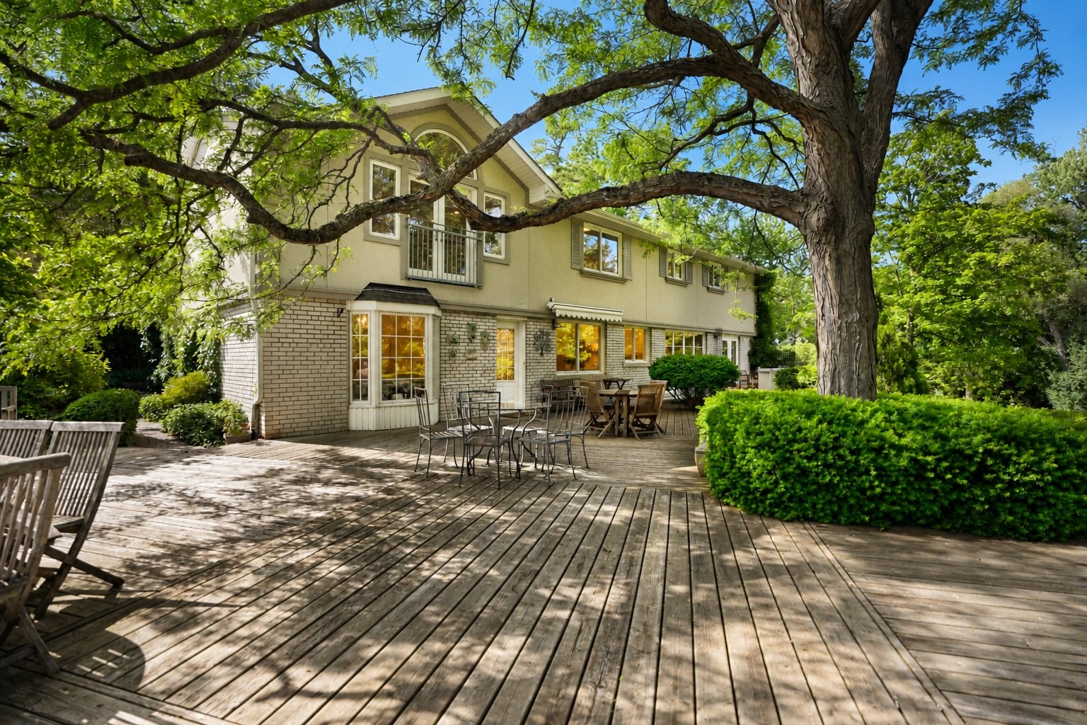 5052 Lakeshore Road, Burlington