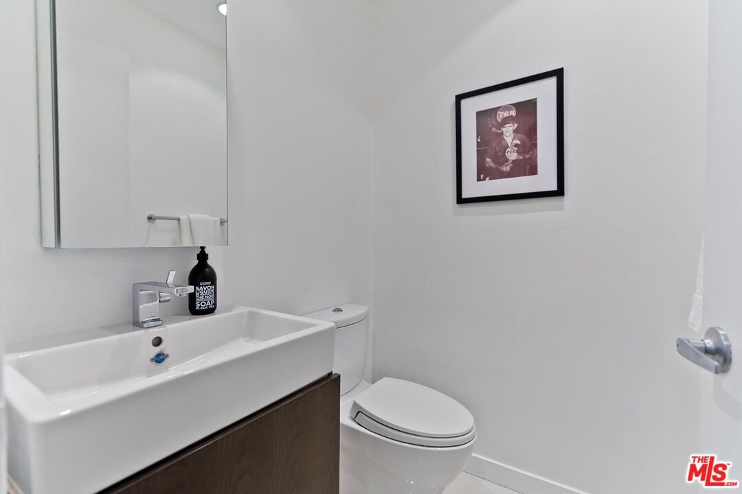 1131 20th St Unit: 2