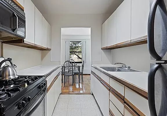 165 Clinton Ave Ste 3F