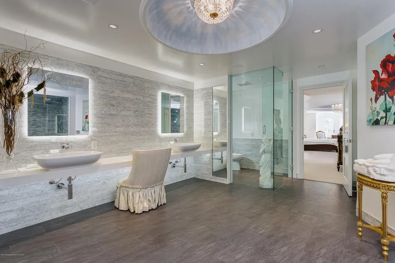 4158 Commonwealth Ave