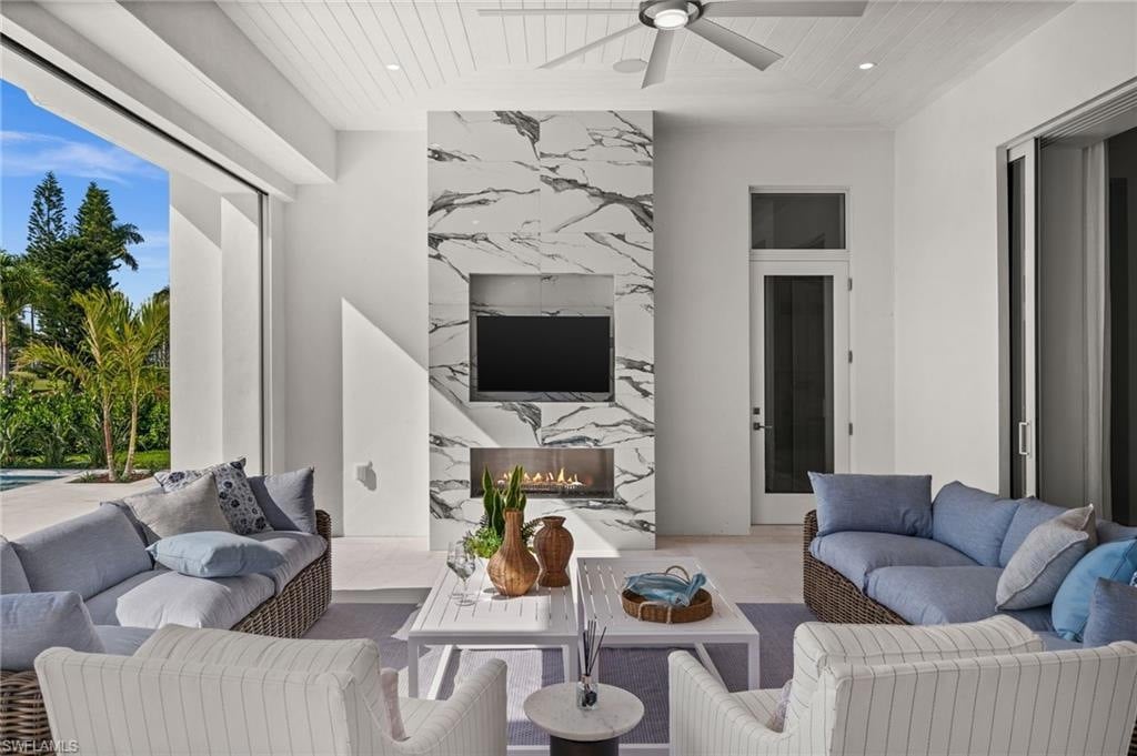 809 Wedge Dr