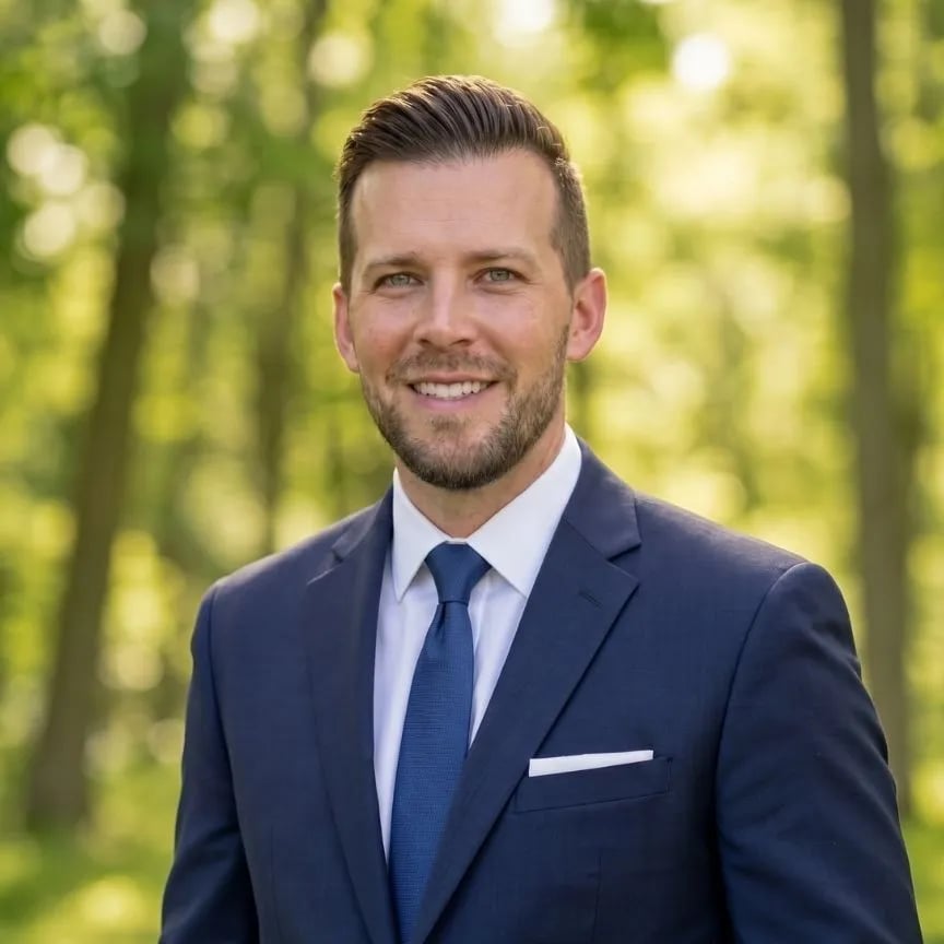 Josh Molinaro Listings.com real estate agent headshot