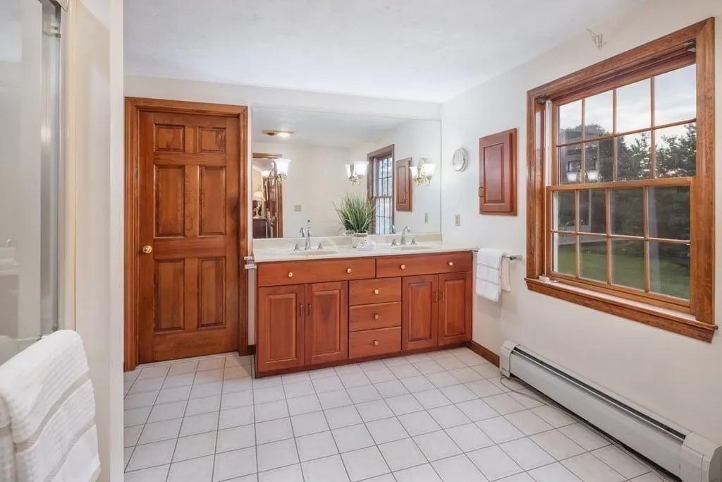 4 Great Meadow Rd