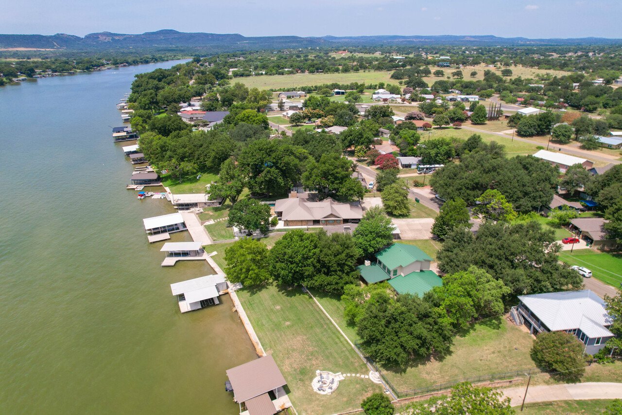 1704 Bluebonnet Lane