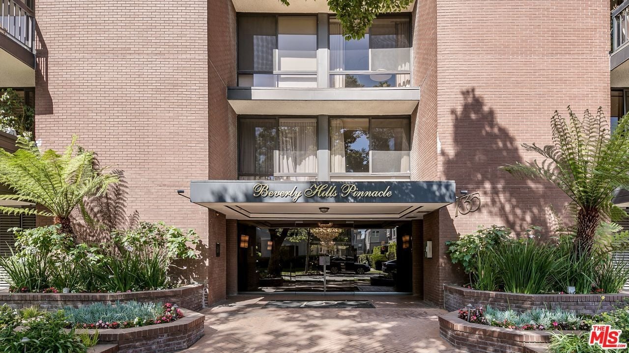 135 S Mccarty Dr, #102