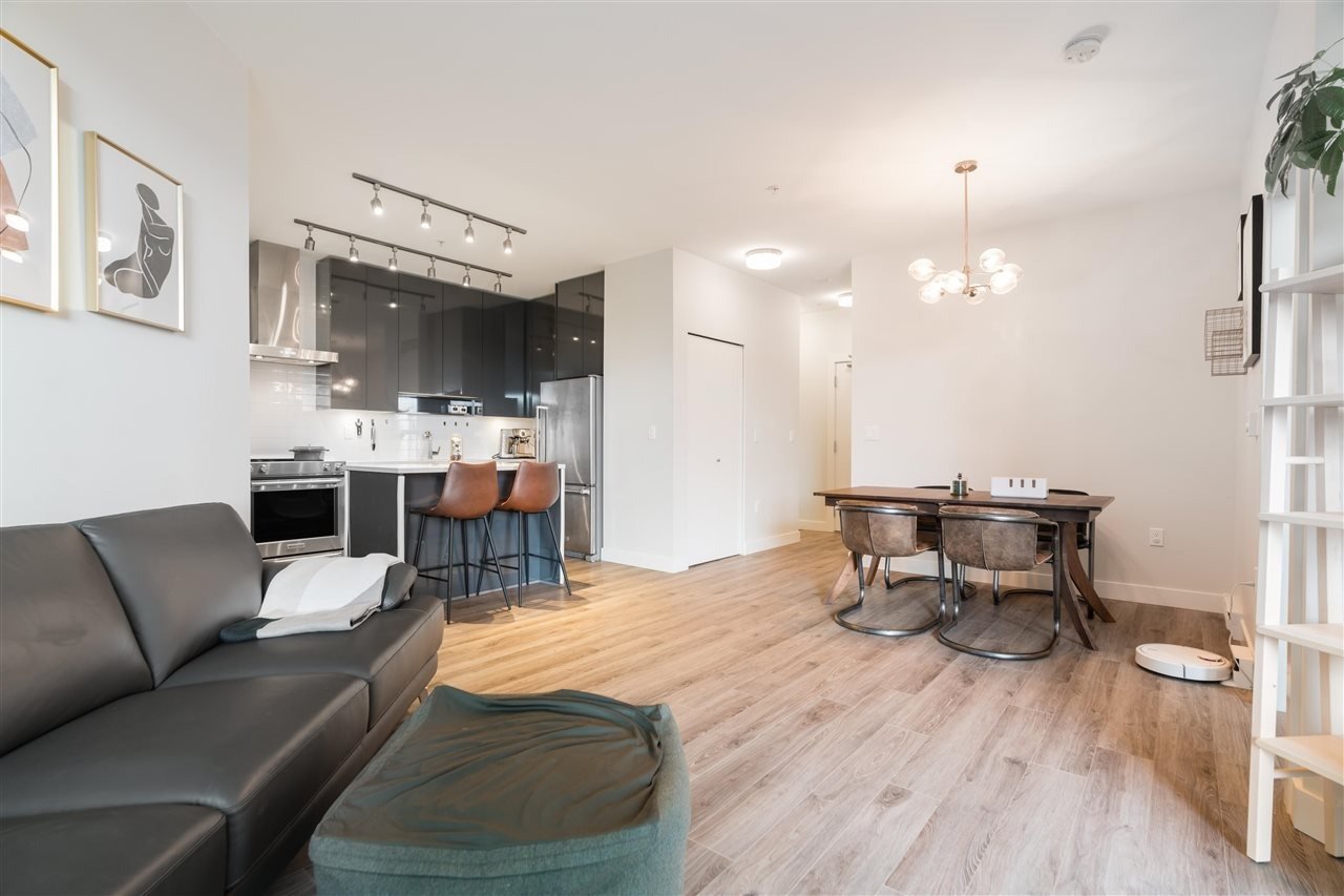 1768 Gilmore Ave, #303