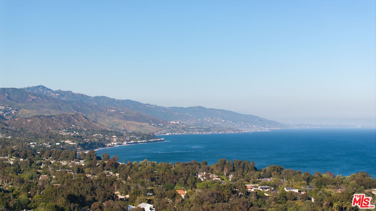 Echelon Pavilion, Grayfox St, 90265