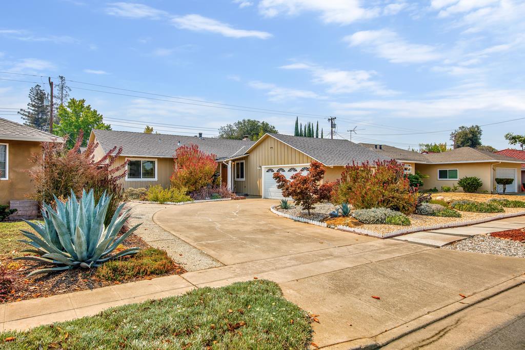 968 Kintyre Way