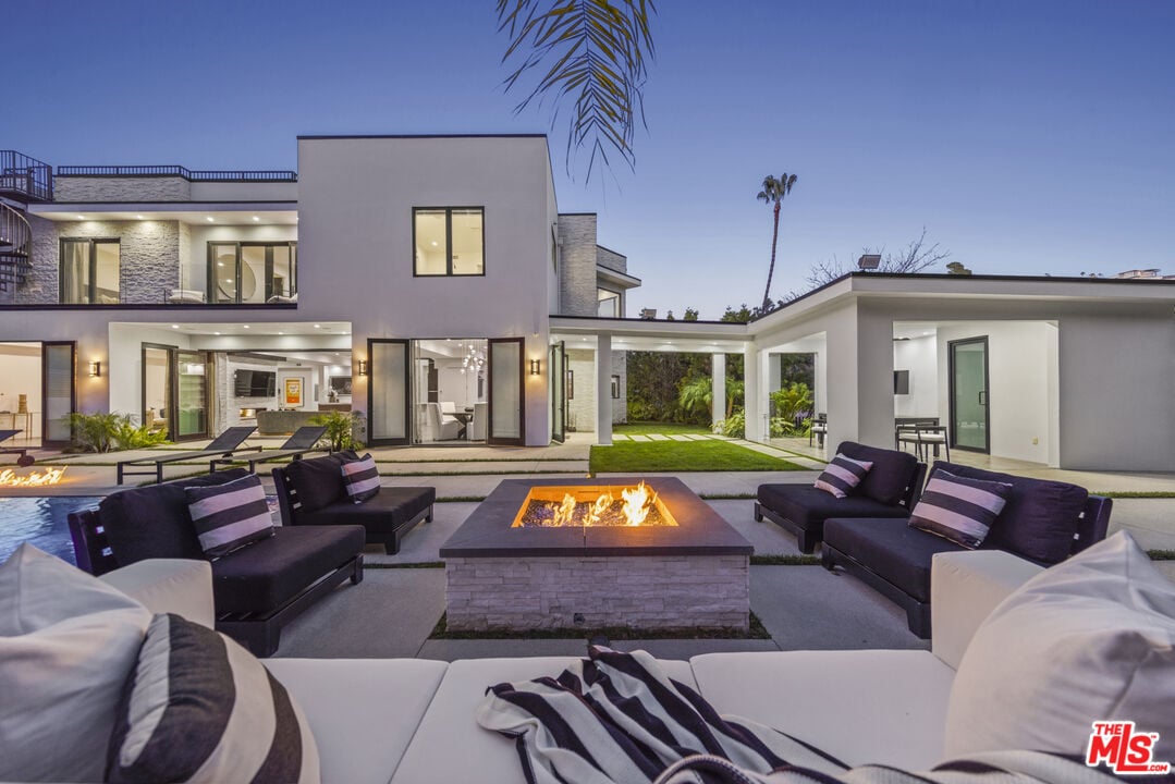  9586 Shirley Ln