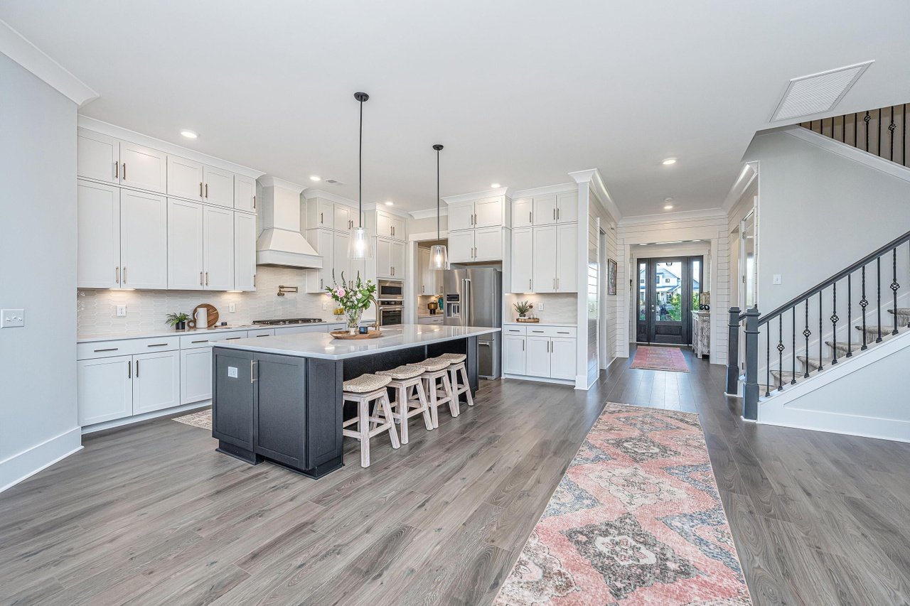 1527 Bower Ln