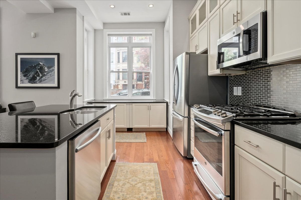 2019 19th St NW #2