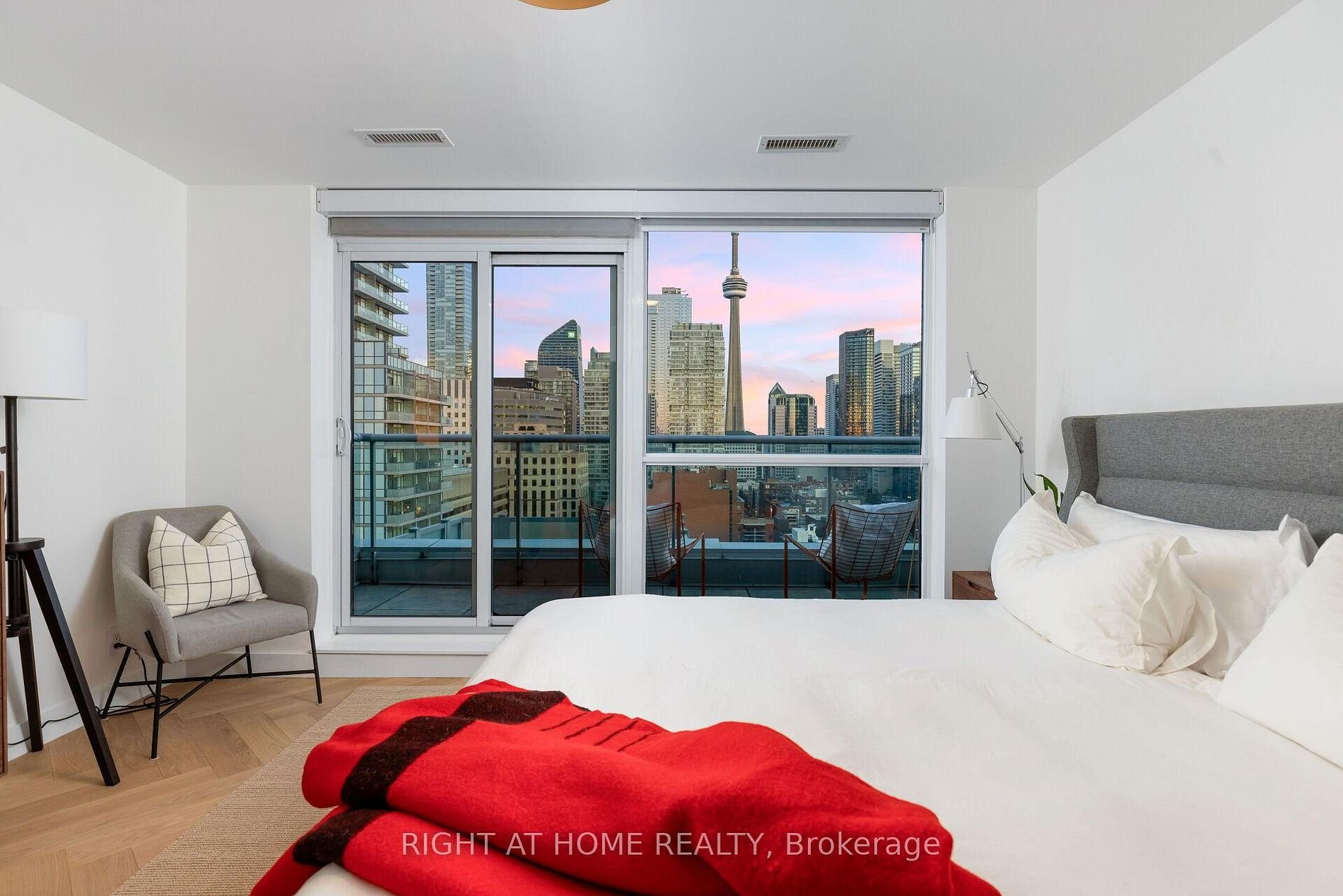 PENTHOUSE AT 9T6