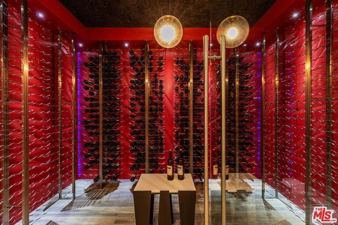 Monarch Reserve, N Norman Pl, 90049