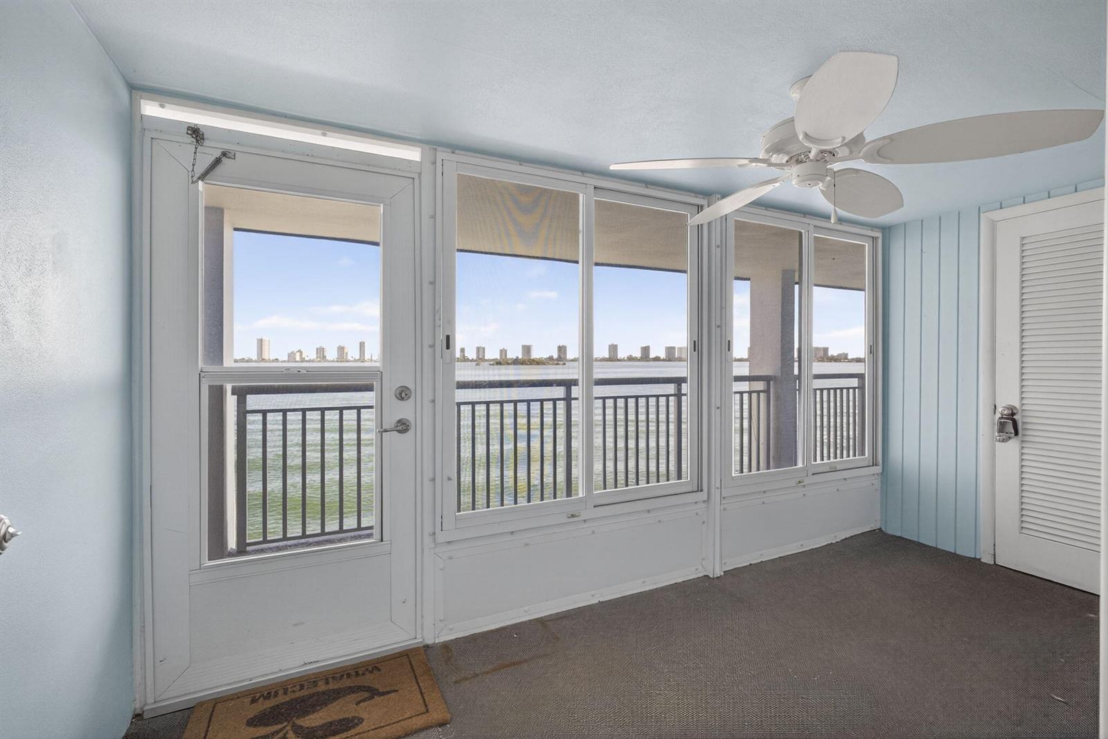 100 Shore 307 Ct
