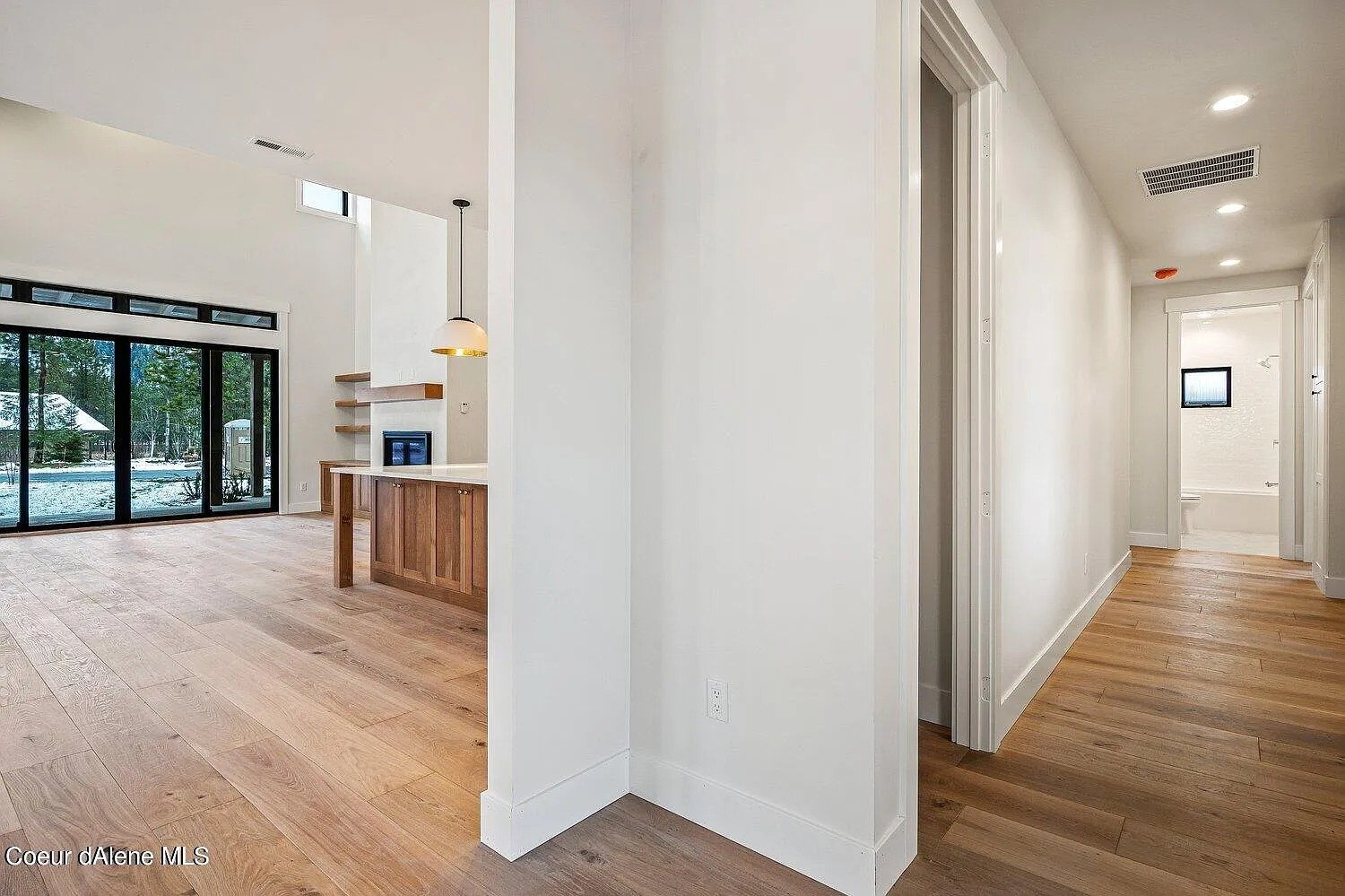 428 W Beach Ct