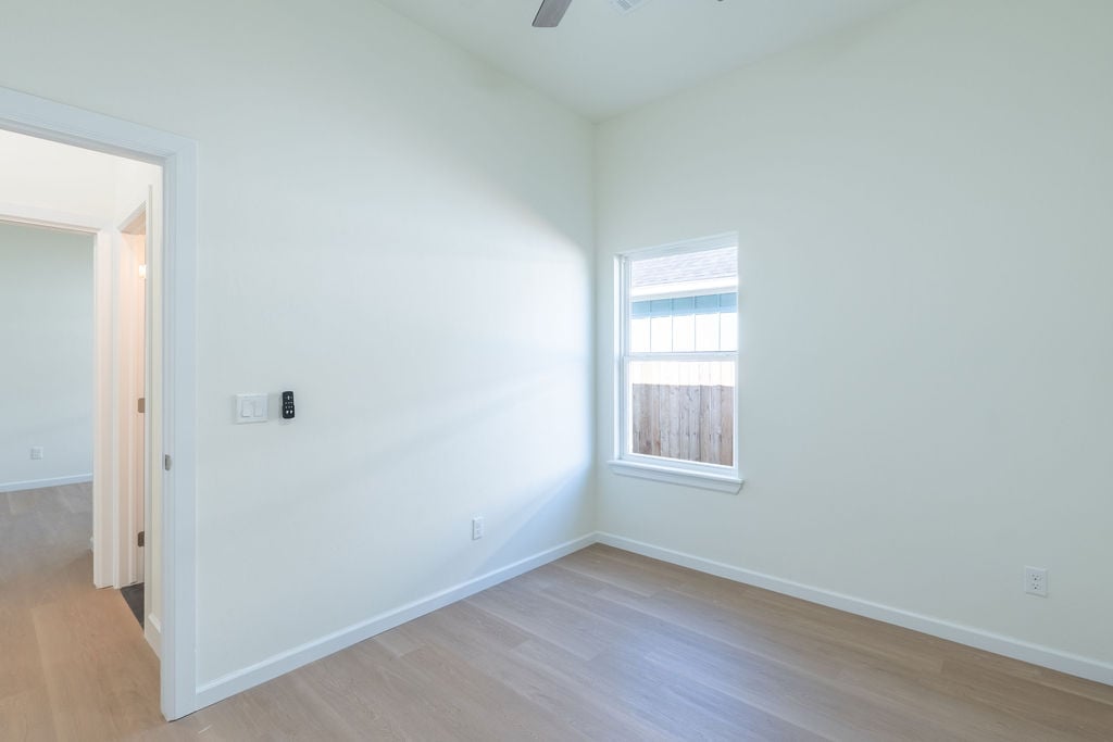 820 W Locust Street