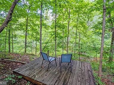 106 Calvary Ct SE