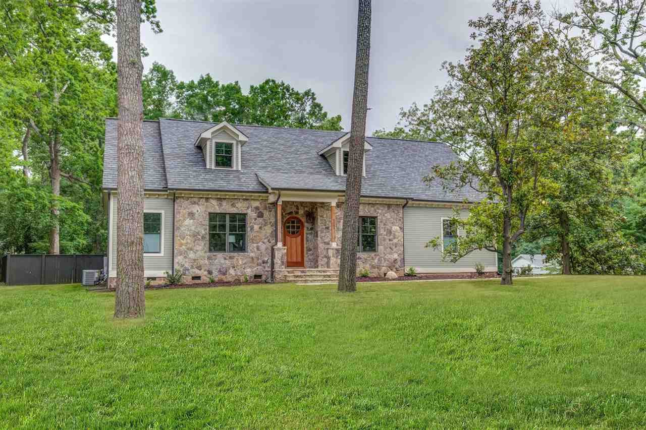 2109 University Dr