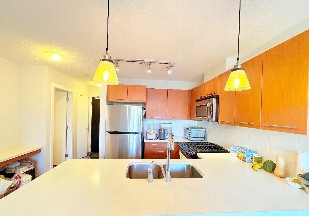 502-2133 Douglas Road