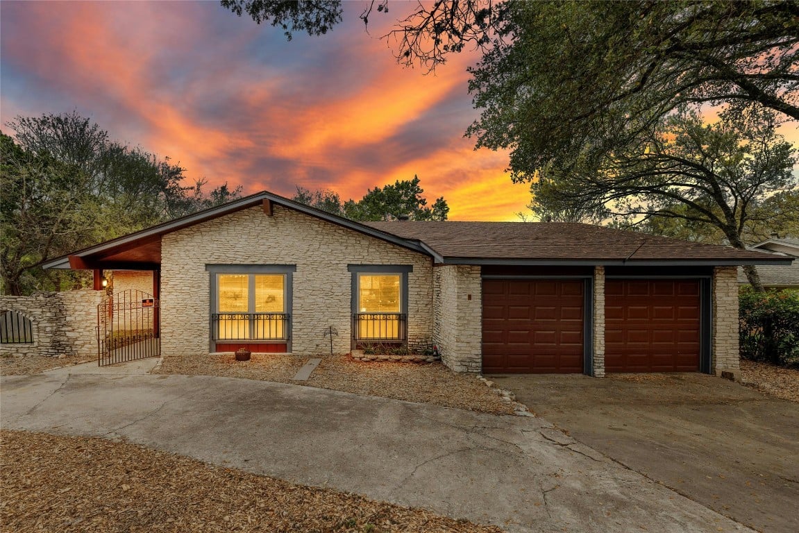2502 Forest Bend Dr