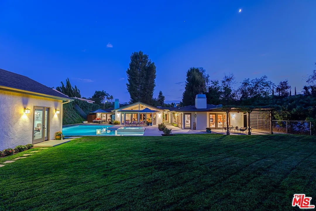 16231 Meadowridge Way