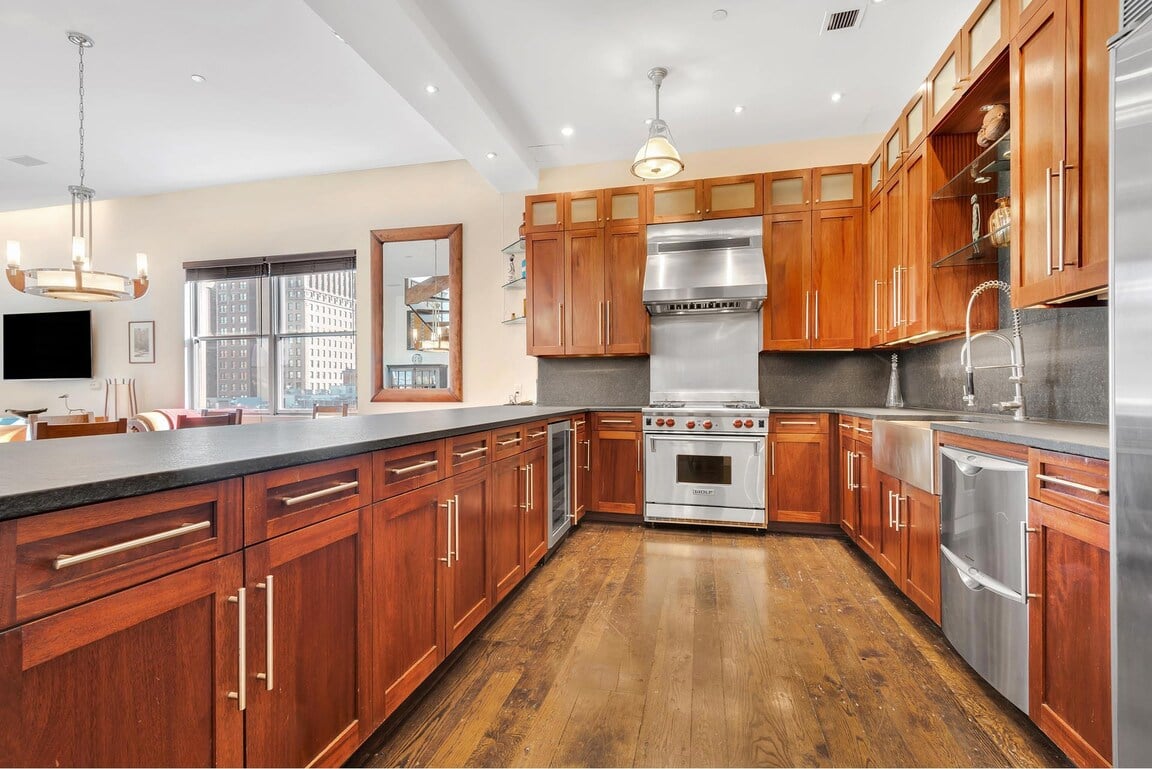 38 Warren Street #9C