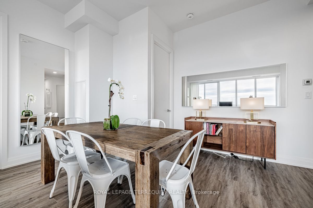 BEAUTIFUL CORNER PENTHOUSE