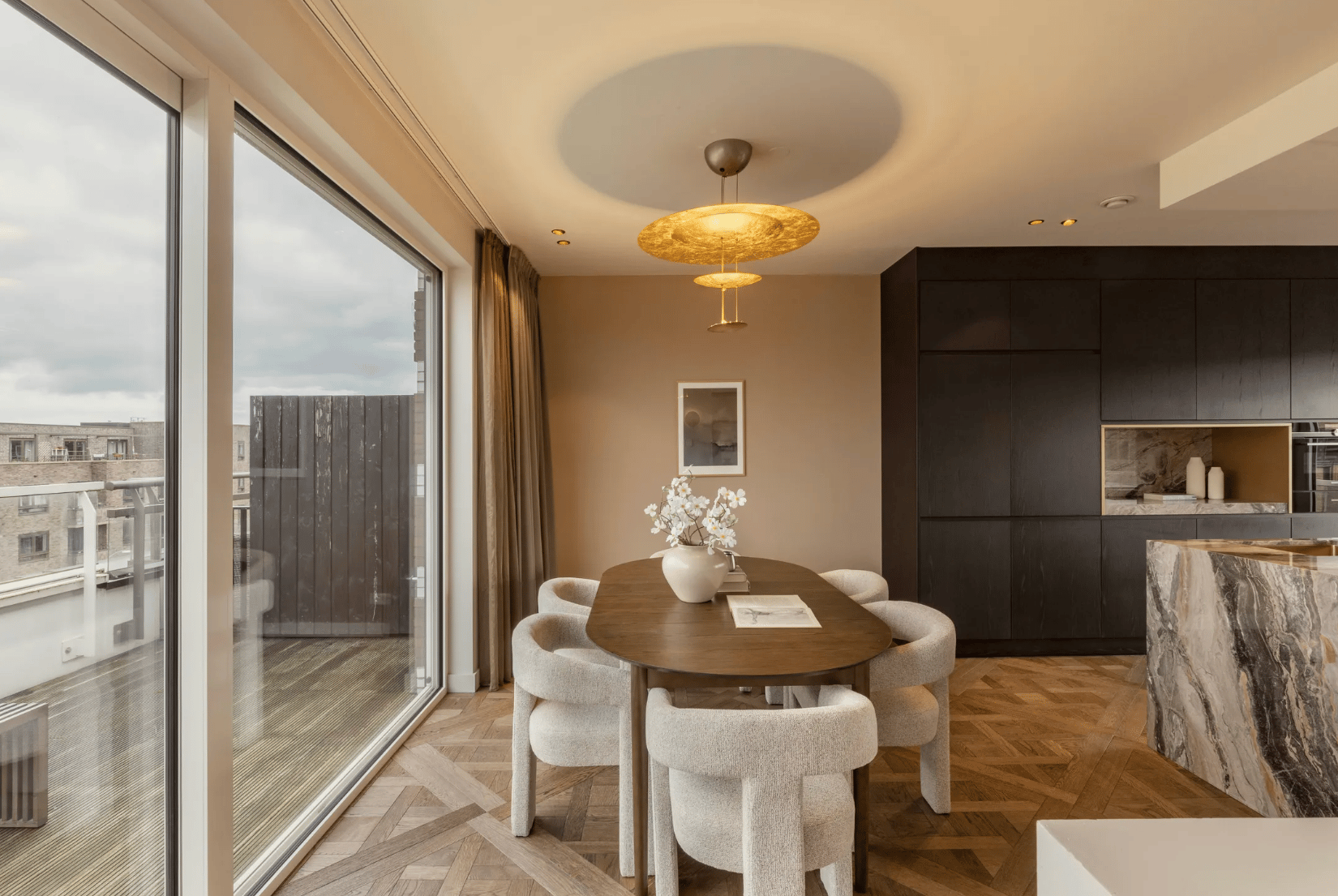 HIGH-END PENTHOUSE
