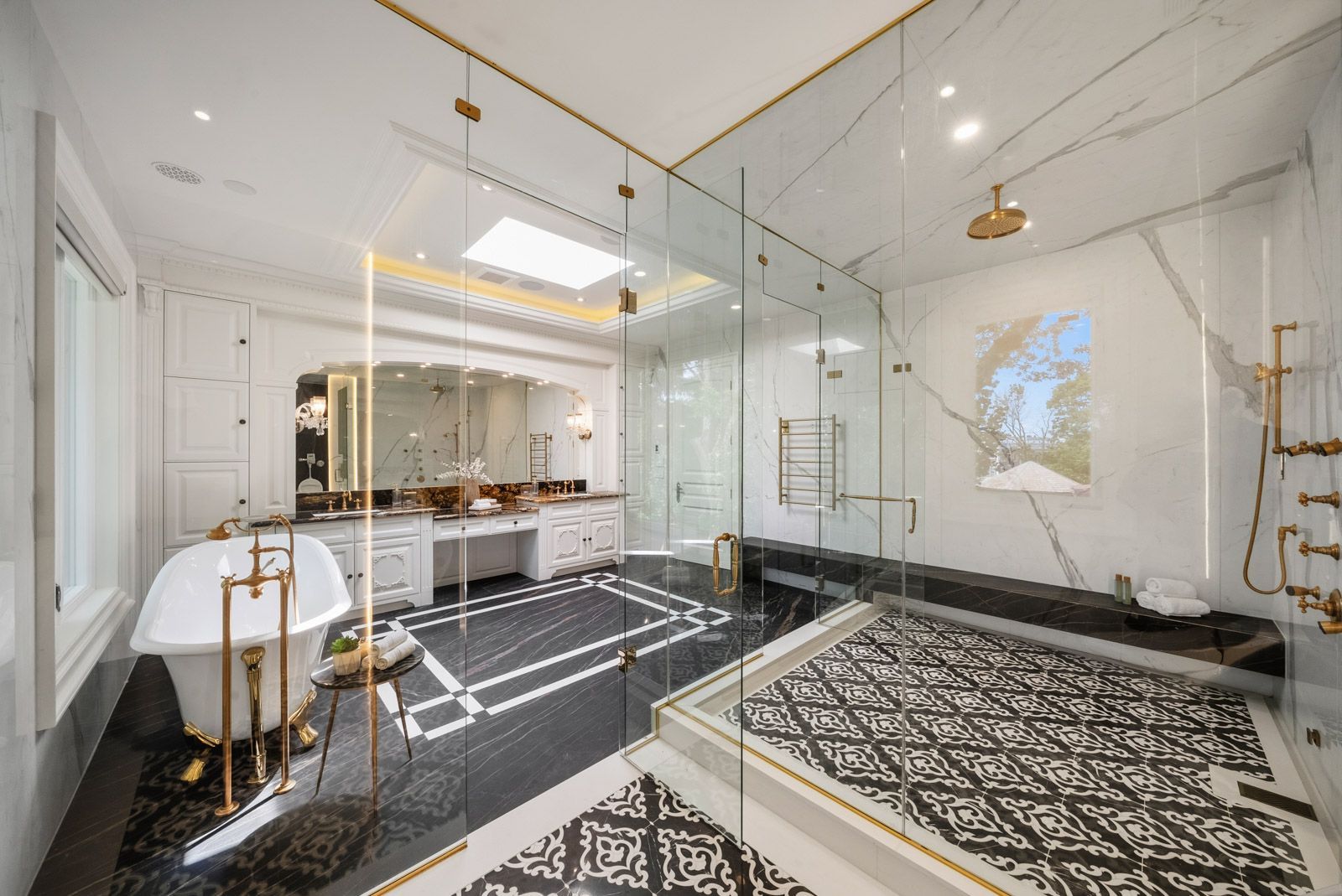 Grand Palatial Newly Completed