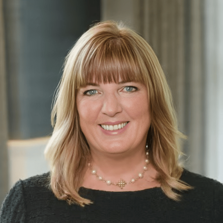 Lara O’Rourke Wellesley, MA Real Estate Agent Headshot