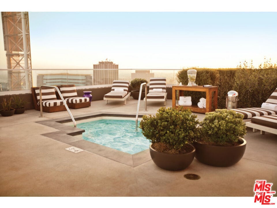 6250 Hollywood Blvd, #9H