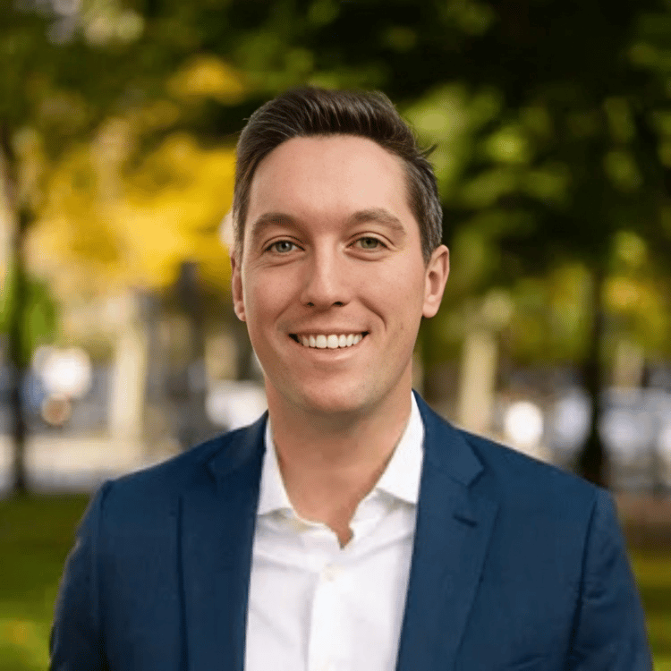 Mark Crespi-Flowers Chestnut Hill, MA Real Estate Agent Headshot