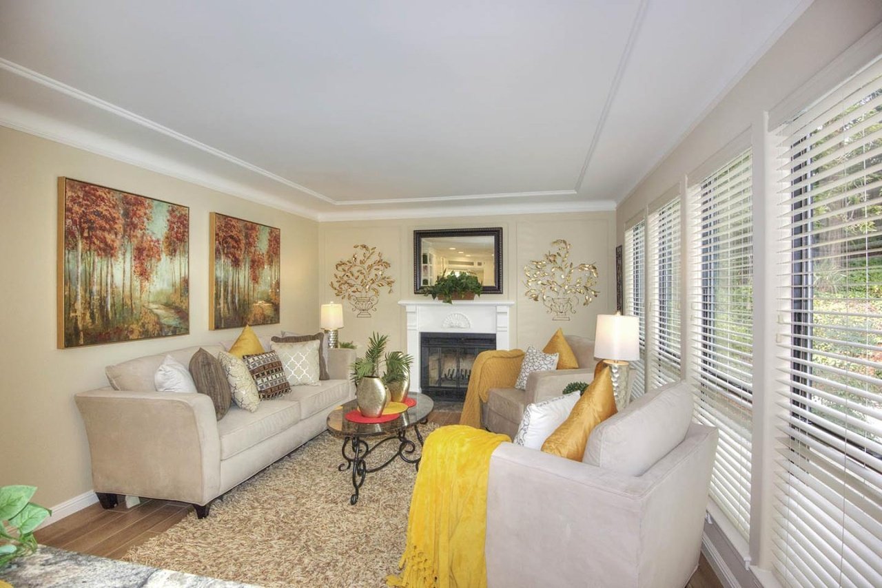 11332 Rolling Hills Dr