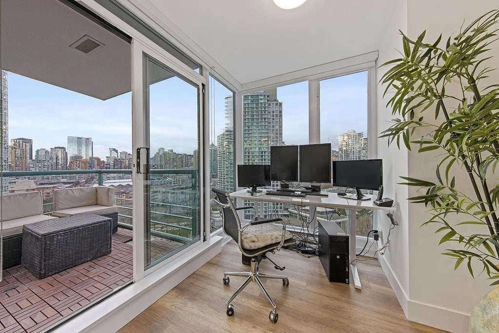1067 Marinaside Crescent, #1906