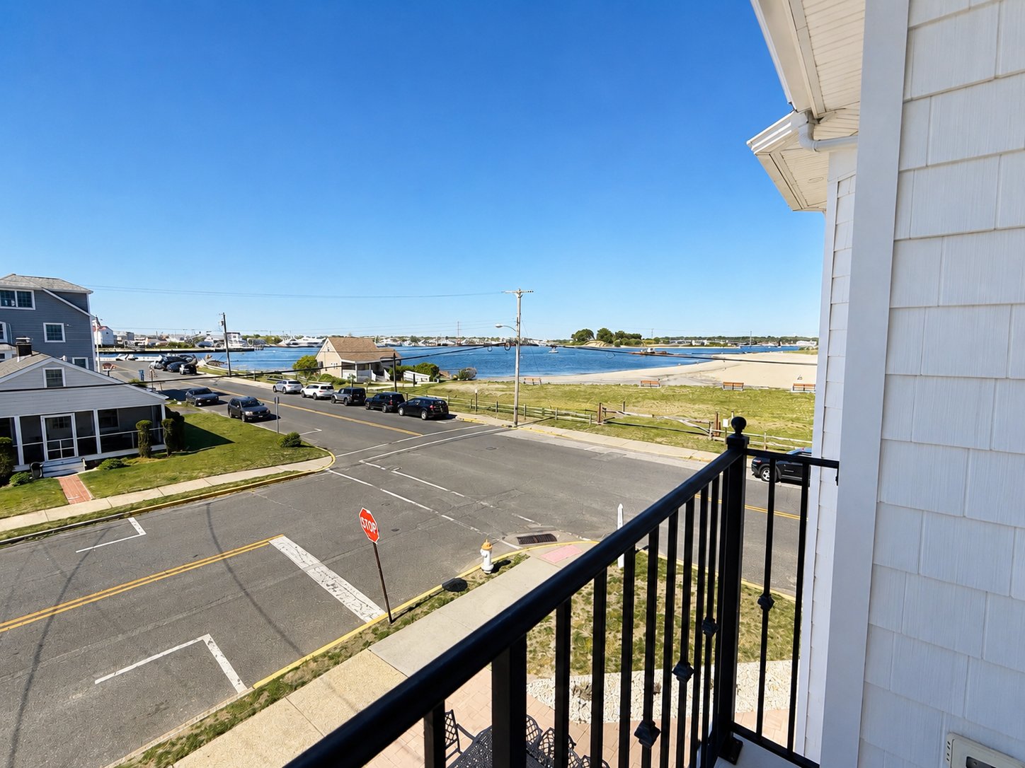 Beautiful Seashore Home with Amazing Views 