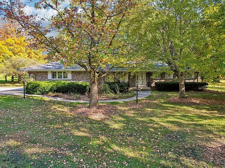 9516 Clark Road