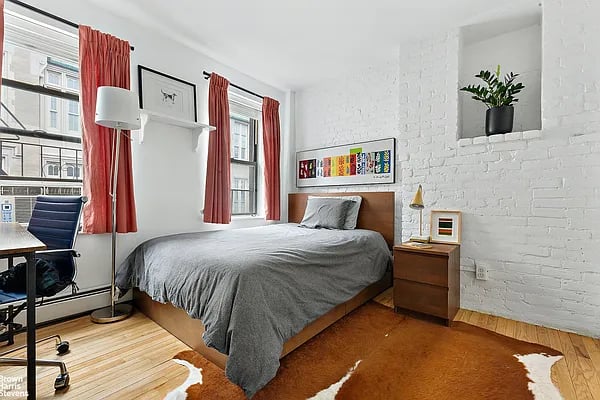 118 Suffolk Street #4AB